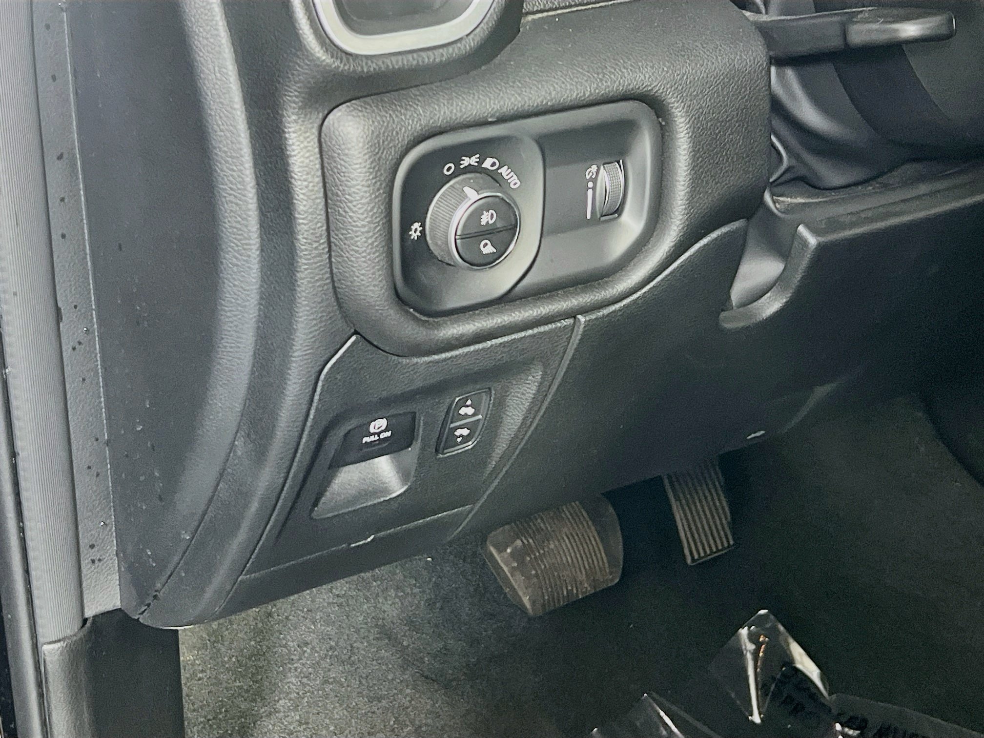 Used 2023 RAM 1500 Big Horn AWD/4WD image 10