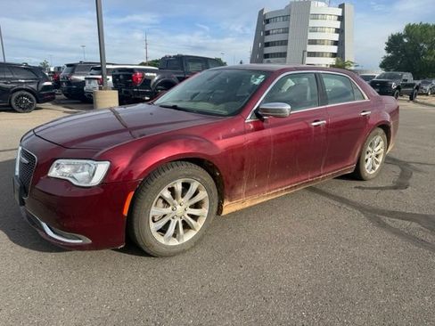 Used 2019 Chrysler 300 Limited AWD/4WD image 6