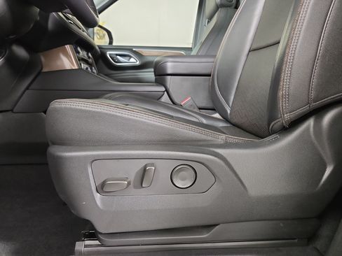 Certified 2023 Chevrolet Tahoe High Country w/ Advanced Technology Package AWD/4WD image 33
