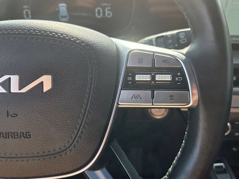 Used 2024 Kia Telluride EX w/ EX Captain's Chair Package AWD/4WD image 23