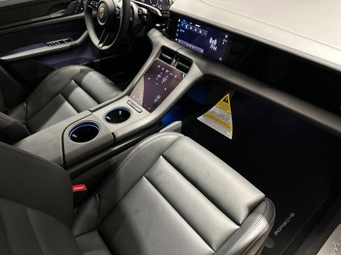 New 2024 Porsche Taycan Turbo AWD/4WD image 17