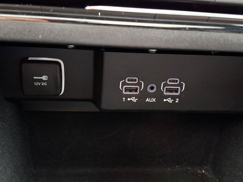 Certified 2023 Jeep Wagoneer 4WD w/ Premium Group I image 28