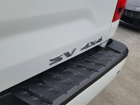 Used 2024 Nissan Titan SV w/ SV Convenience Package image 7