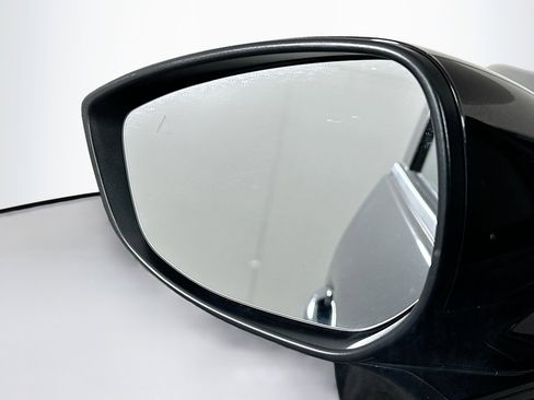 Used 2025 MAZDA CX-50 AWD 2.5 Hybrid w/ Premium Pkg image 16