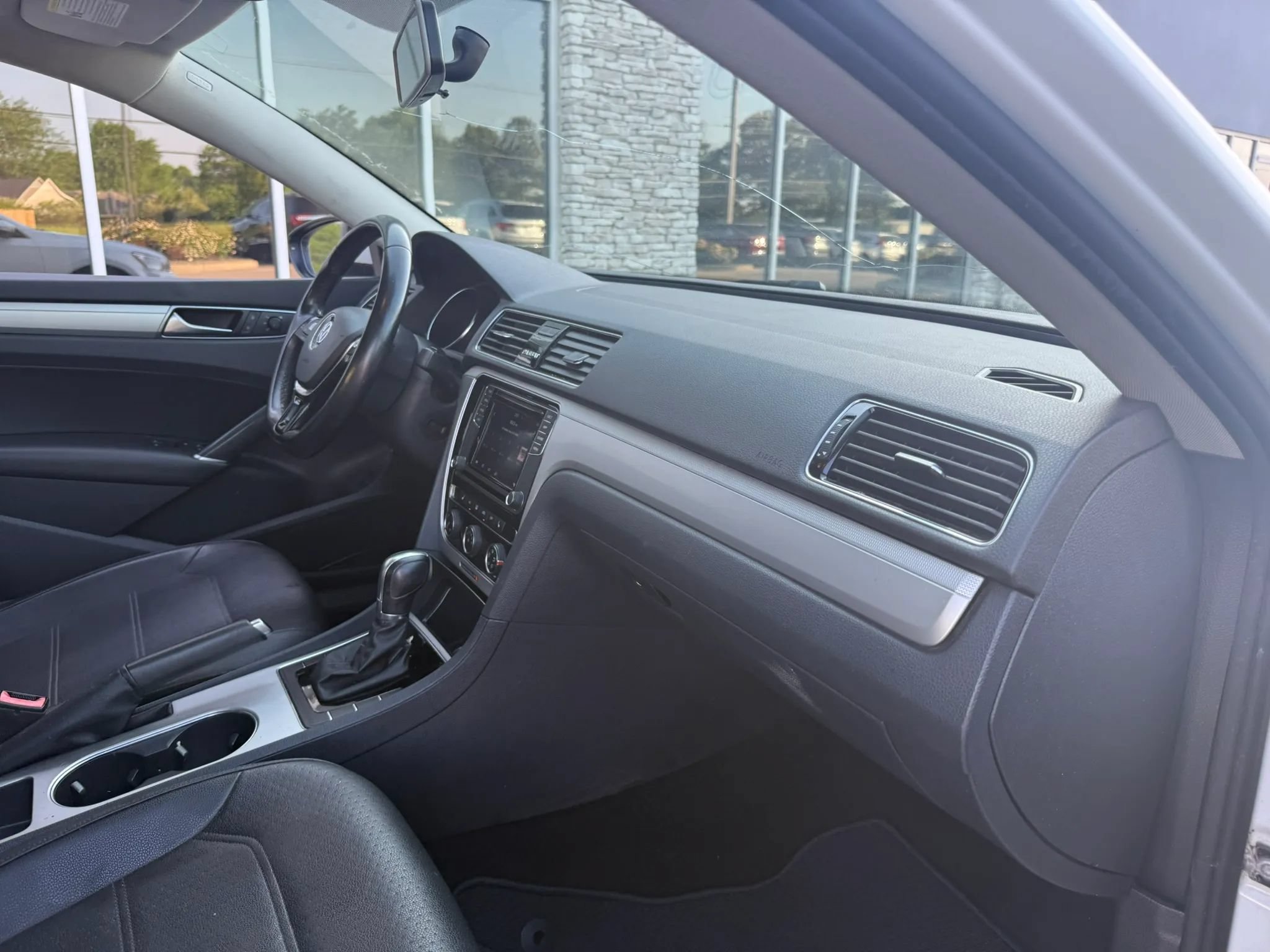 Used 2019 Volkswagen Passat 2.0T Wolfsburg FWD image 15