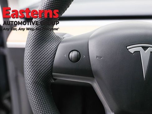 Used 2020 Tesla Model Y Long Range image 14