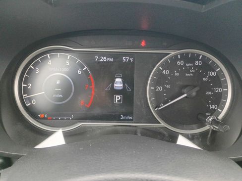 New 2025 Nissan Versa SR w/ Trunk Package image 13