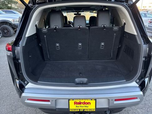 Used 2024 Nissan Pathfinder Platinum w/ Lighting Package (N93) image 28