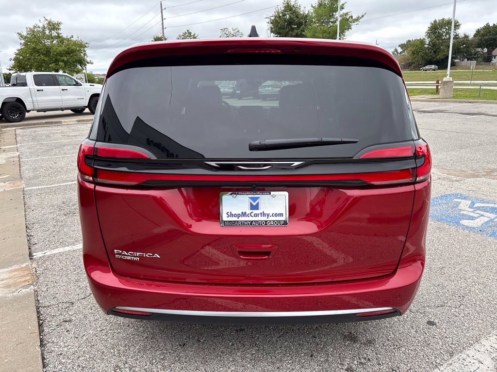 New 2027 Chrysler Pacifica Select FWD image 11