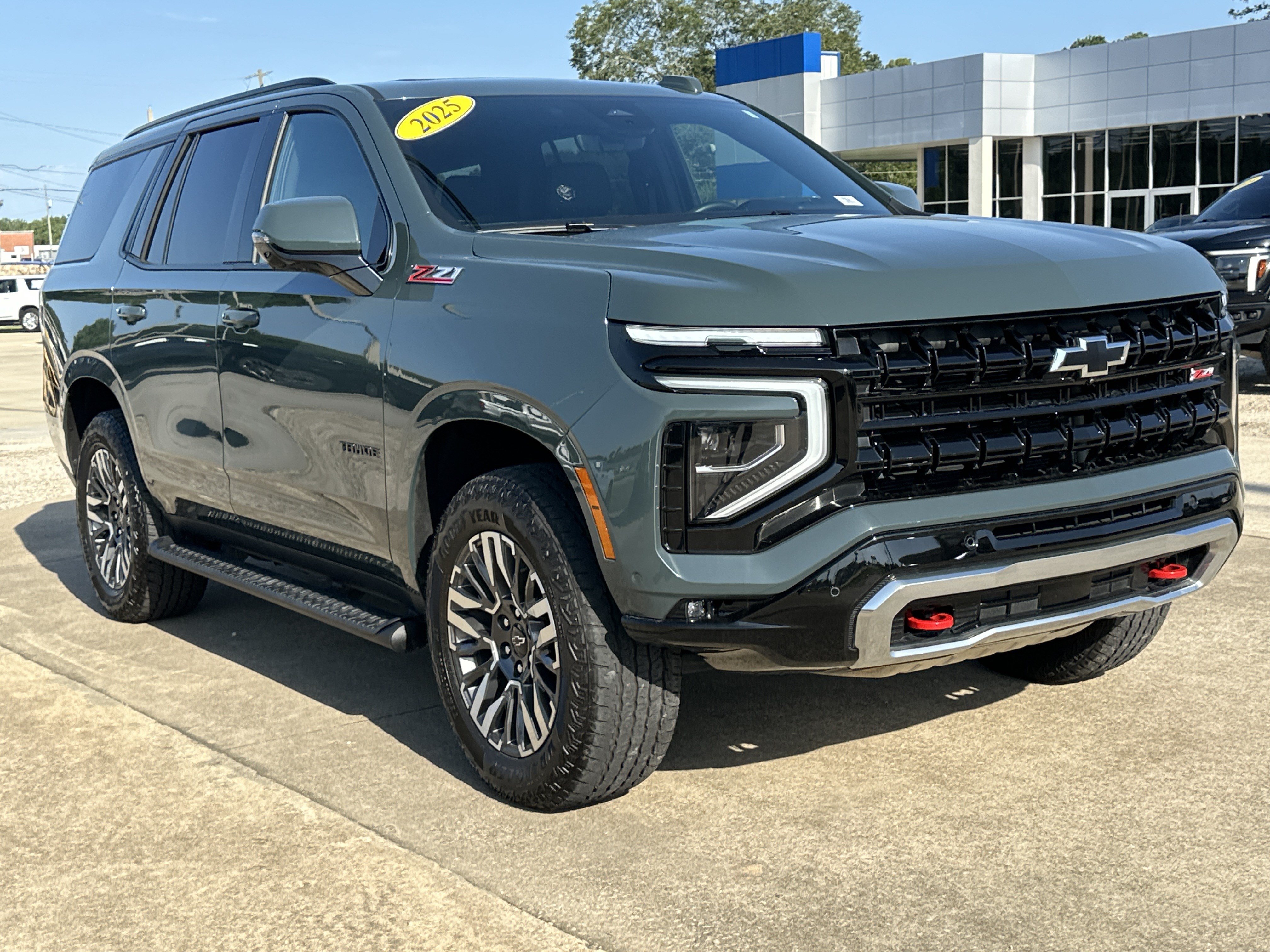 Certified 2025 Chevrolet Tahoe Z71 w/ Z71 Off-Road Package AWD/4WD image 3
