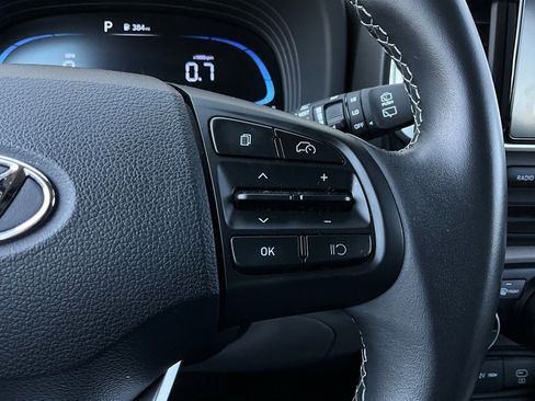 Used 2025 Hyundai Venue SEL image 35