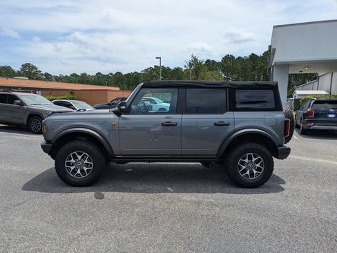 Used 2023 Ford Bronco Badlands AWD/4WD image 8