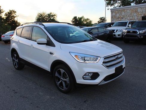 Used 2018 Ford Escape SEL AWD/4WD image 9