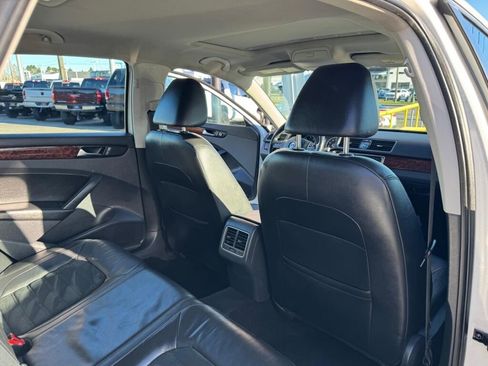 Used 2013 Volkswagen Passat TDI SEL Premium image 12