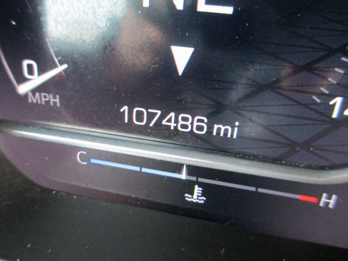 Used 2022 GMC Sierra 1500 AT4X image 32