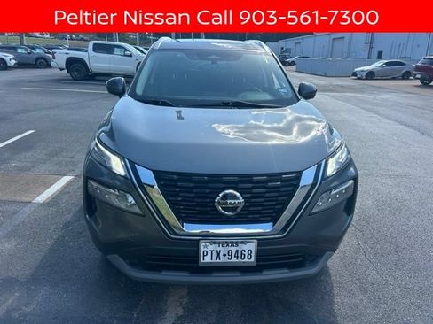 Certified 2021 Nissan Rogue SV w/ Premium Package FWD image 6