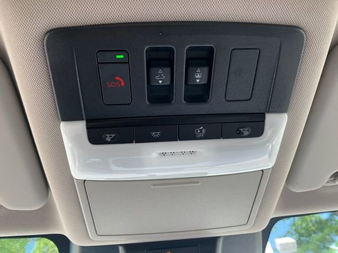 Used 2026 Nissan Rogue SV w/ SV Premium Package image 27