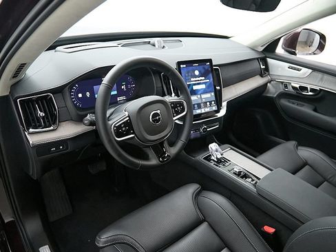 Certified 2025 Volvo XC90 T8 Ultra AWD/4WD image 12