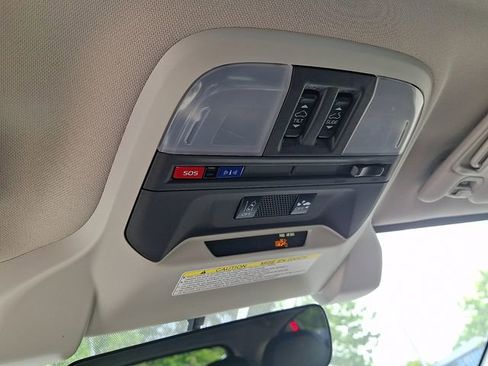 Used 2023 Subaru Crosstrek 2.5i Limited w/ Moonroof Package image 29