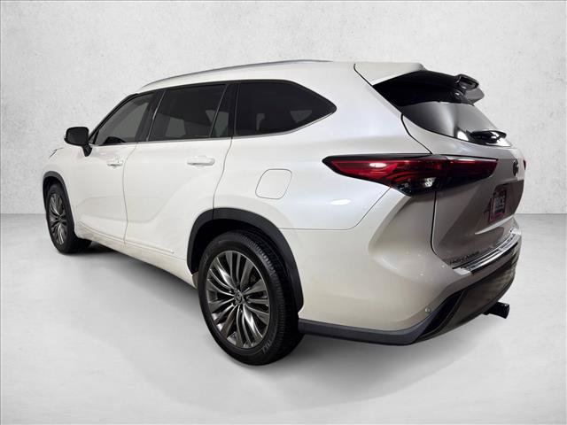 Used 2021 Toyota Highlander Platinum FWD image 7