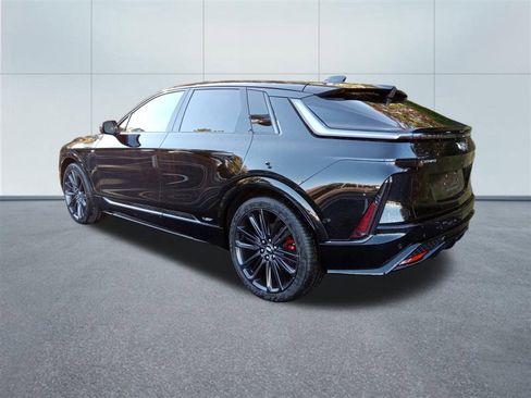 New 2026 Cadillac Lyriq V image 3