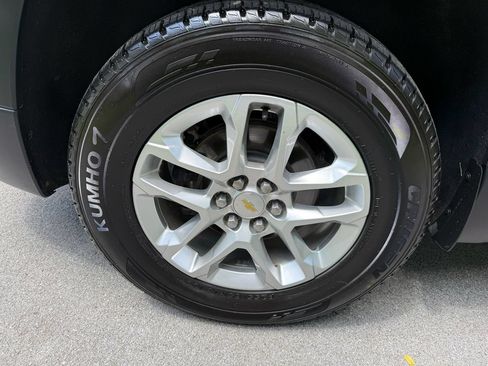 Used 2019 Chevrolet Traverse LT FWD image 12