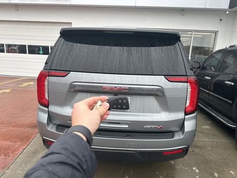 Used 2023 GMC Yukon AT4 w/ AT4 Premium Package image 4