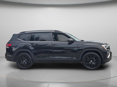Certified 2026 Volkswagen Atlas SE w/ Panoramic Sunroof Package FWD image 4