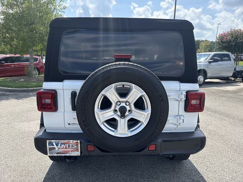 Used 2020 Jeep Wrangler Sport AWD/4WD image 6