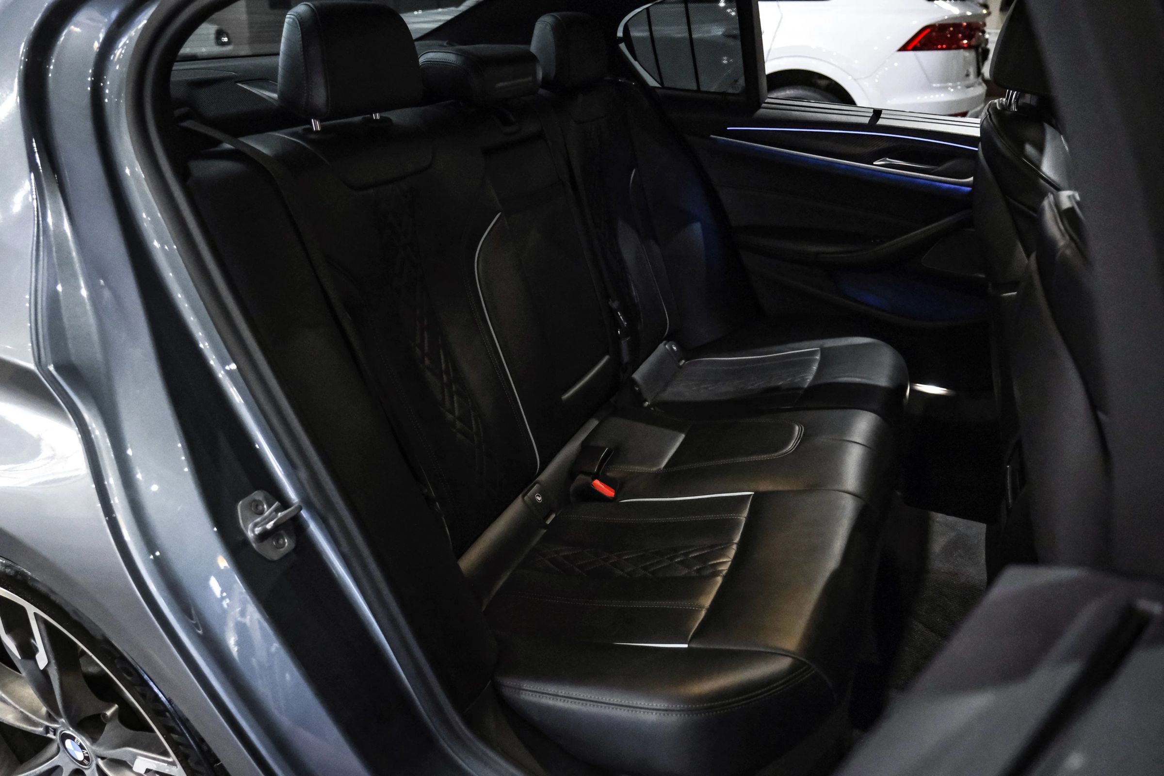 Used 2020 BMW M550i xDrive w/ Executive Package AWD/4WD image 34