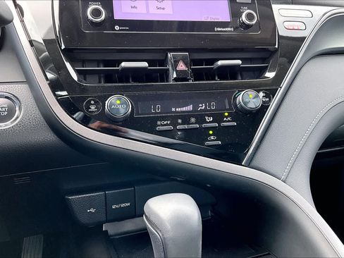 Used 2024 Toyota Camry SE w/ Convenience Package FWD image 35