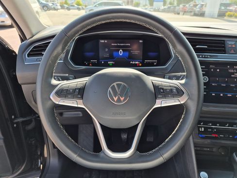 Used 2022 Volkswagen Tiguan SE AWD/4WD image 20