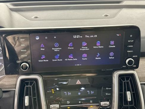 Used 2023 Kia Sorento S w/ Panoramic Sunroof Package AWD/4WD image 13