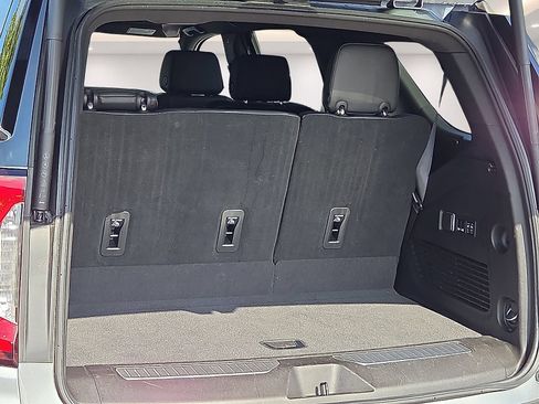 Used 2023 GMC Yukon Denali AWD/4WD image 8
