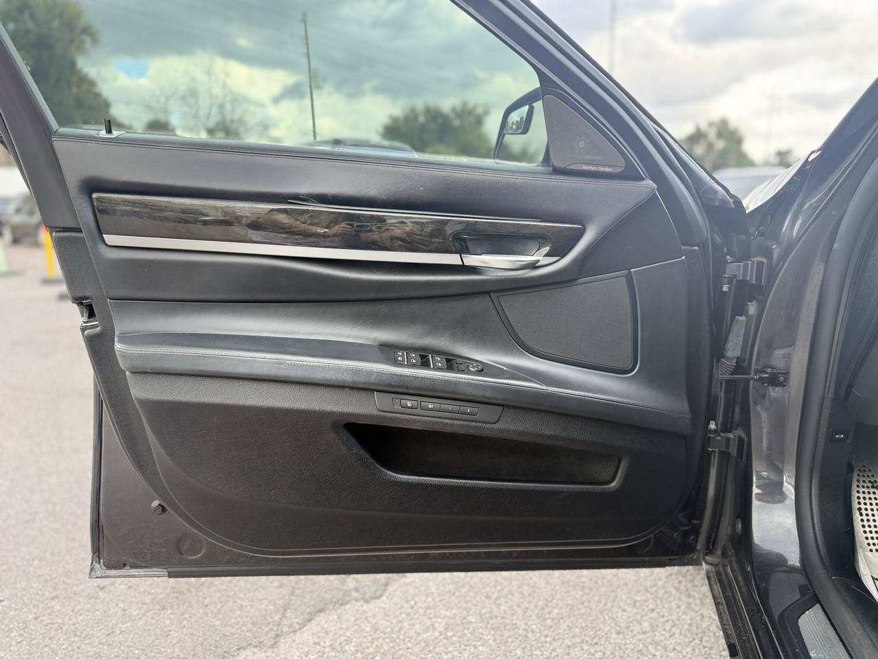 Used 2015 BMW 740i RWD image 28