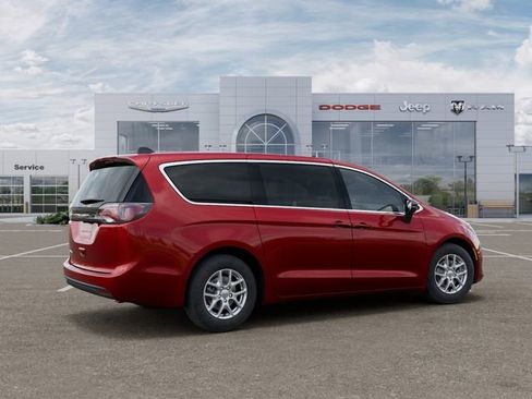 New 2026 Chrysler Voyager LX image 4