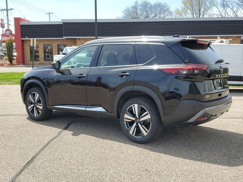 Used 2023 Nissan Rogue SL w/ SL Premium Package image 4