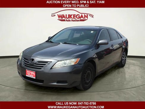 Used 2007 Toyota Camry LE FWD image 1