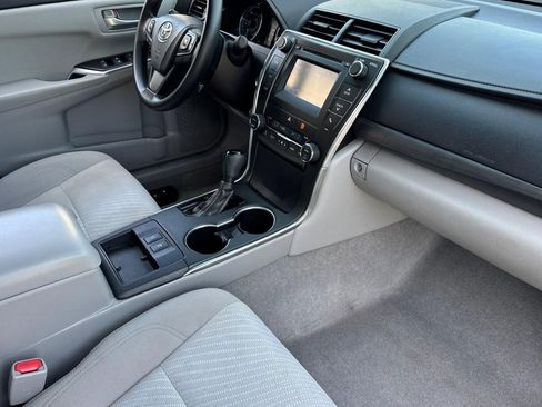 Used 2017 Toyota Camry LE FWD image 31