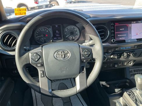 Used 2020 Toyota Tacoma TRD Sport image 21