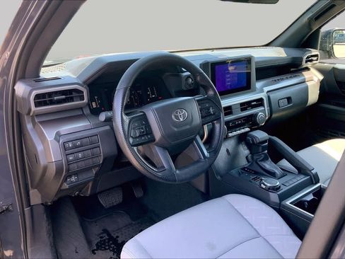 Certified 2025 Toyota Tacoma SR5 AWD/4WD image 17