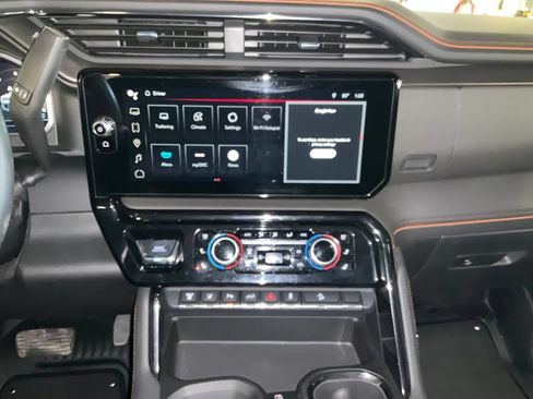 Used 2024 GMC Sierra 2500 AT4 w/ Max Trailering Package AWD/4WD image 19