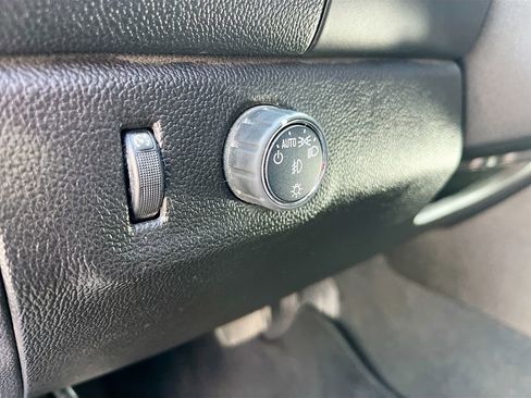 Used 2022 Chevrolet Colorado LT w/ Safety Package image 10