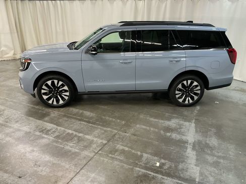 New 2027 Ford Expedition Platinum w/ Driver's Package AWD/4WD image 4