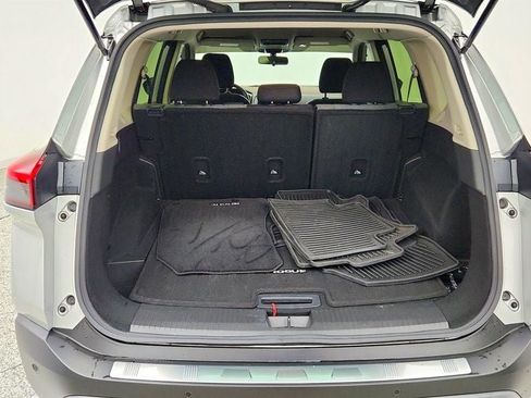 Used 2023 Nissan Rogue SV AWD/4WD image 19