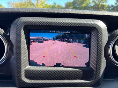 Used 2021 Jeep Wrangler Unlimited Sahara w/ Altitude AWD/4WD image 26