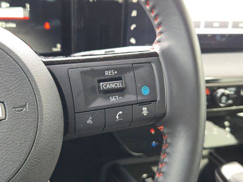 Certified 2025 Nissan Kicks SR image 20