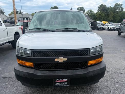 Used 2019 Chevrolet Express 3500 LS RWD image 3