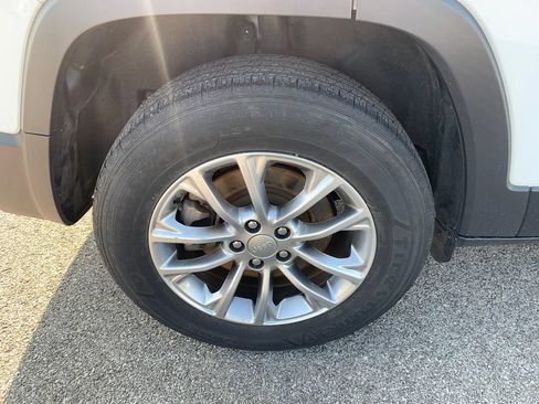 Used 2022 Jeep Cherokee Latitude Lux AWD/4WD image 9