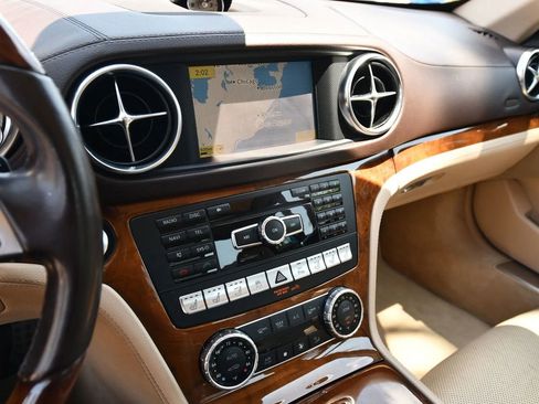 Used 2013 Mercedes-Benz SL 550 image 29